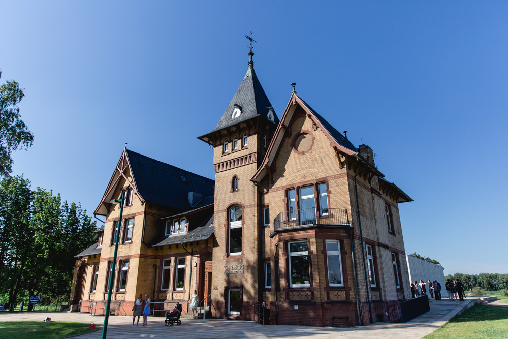 Hochzeitsfotograf in der St. Bonifatius Kirche Eimsbüttel und im Café Kaltehofe